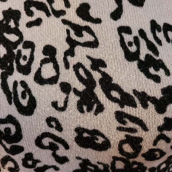 DALIA Sweater, Lightweight, Off-White With Black Pattern, Size Small - Picture 5 of 10